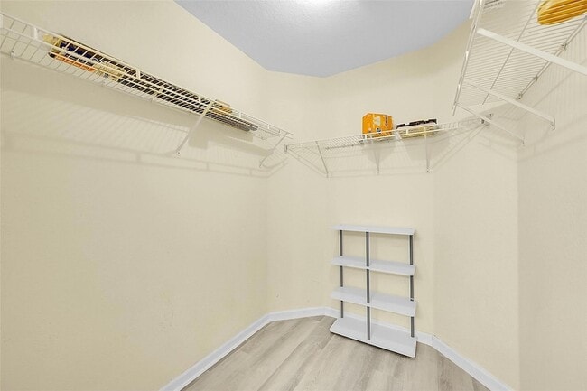 Building Photo - 5642 NW 118th Dr