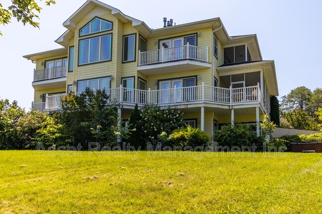 Building Photo - 2084 Allenridge Dr