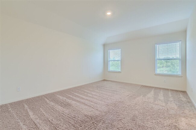 Building Photo - First time rental! move in ready! 15 minut...