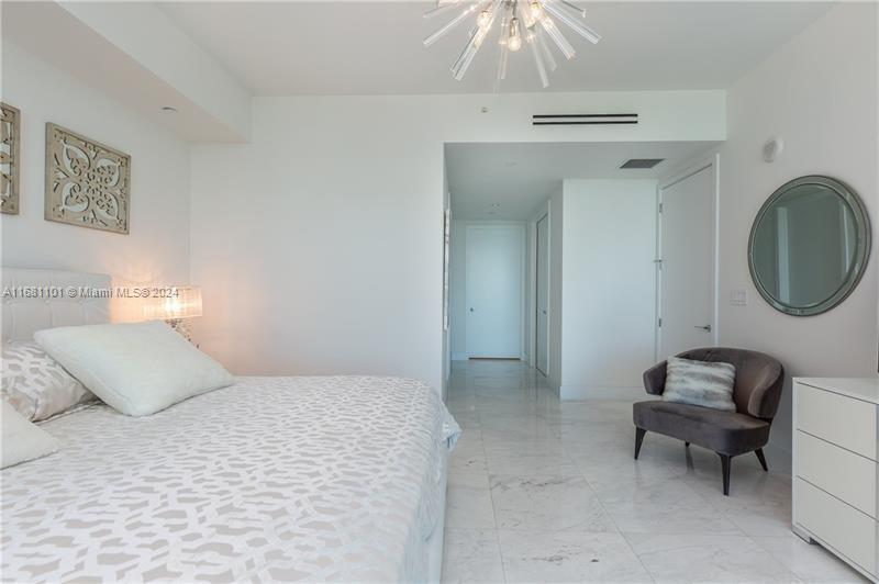 Building Photo - 10203 Collins Ave