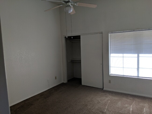 Building Photo - 3 Bedroom 2 Bathroom near ASU! I