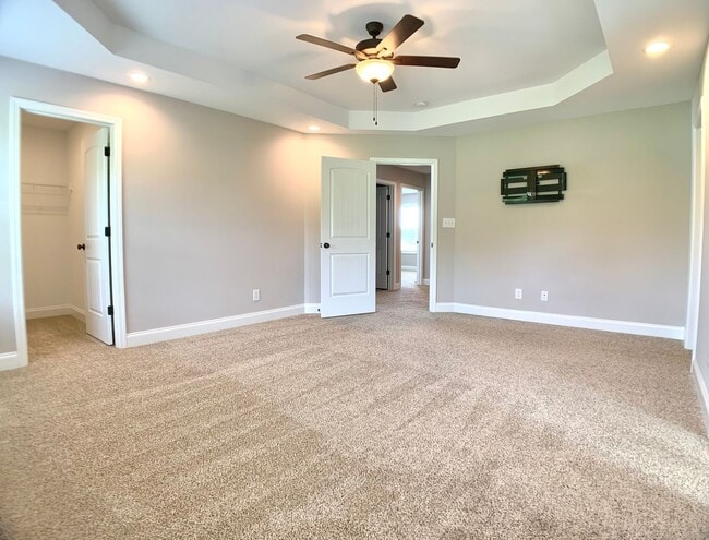 Building Photo - 733 Banister Dr