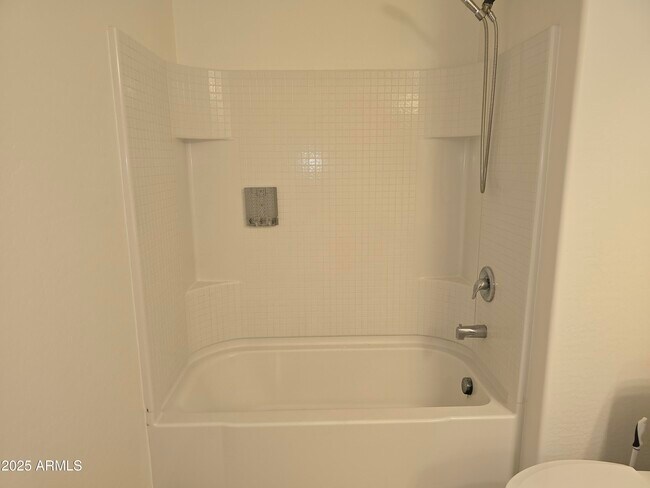 Building Photo - 1514 E Hummingbird Way
