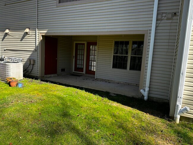 Building Photo - 350 Tavistock