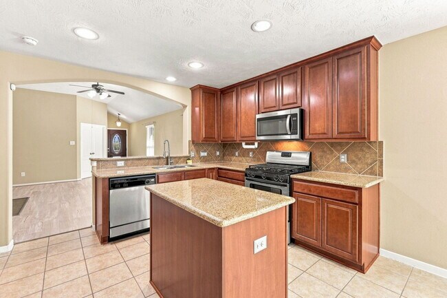 Building Photo - 5923 Deleon Trail Dr