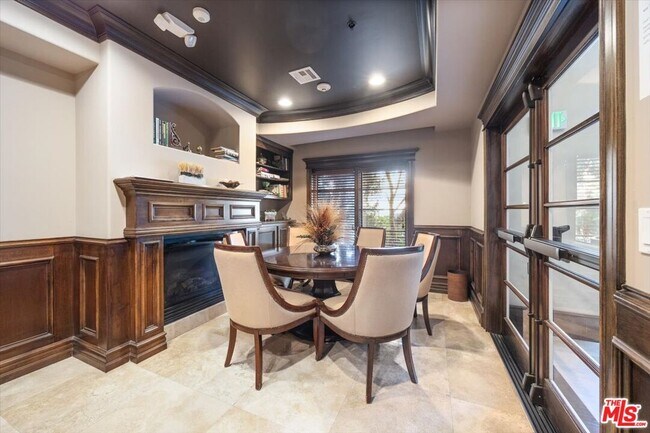 Building Photo - 12026 Hoffman St