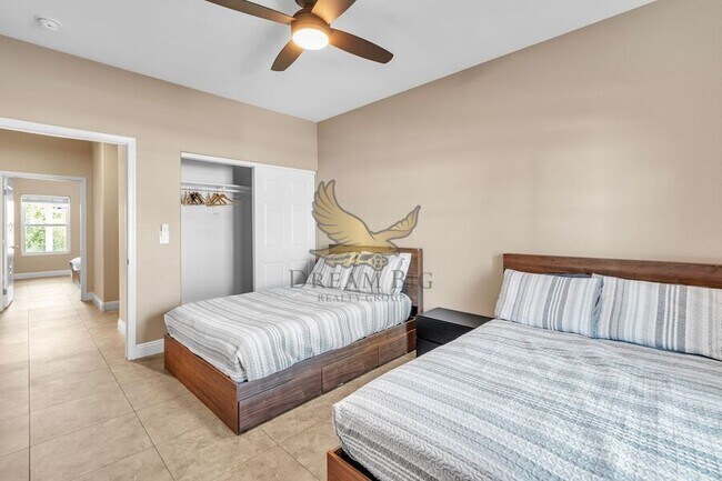 Building Photo - 4615 E St Louis Ave