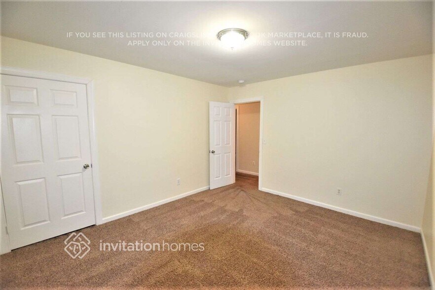 Building Photo - 2505 Century Oaks Ln