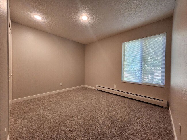 Building Photo - 4615 Picturesque Ct