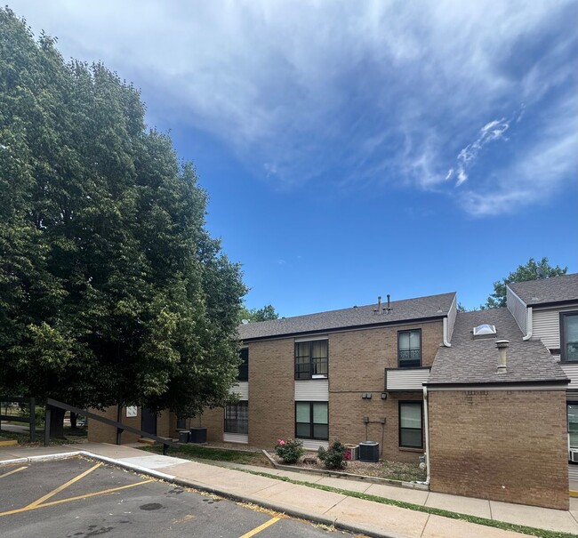 Building Photo - Spacious 2-Bedroom, 1.5-Bath Condo in Bear...