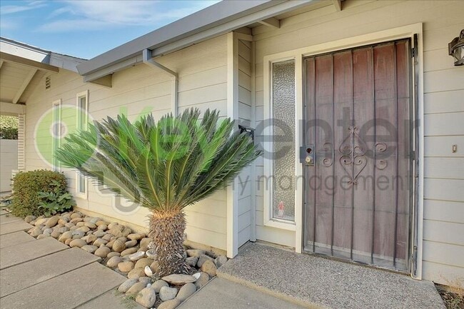 Building Photo - 5636 Clark Ave