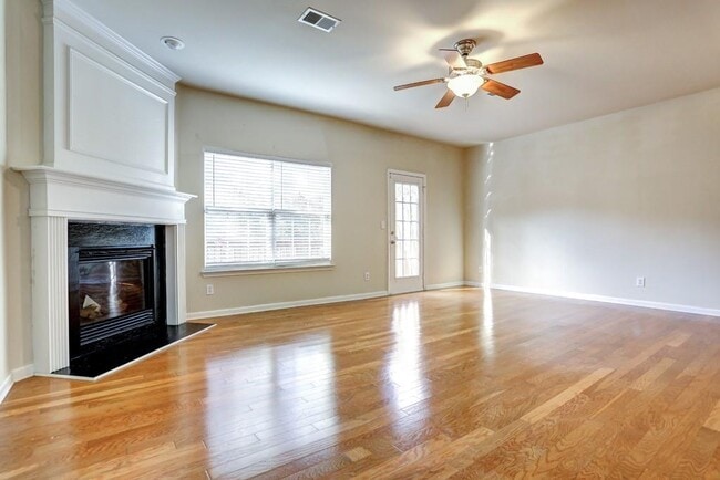 Building Photo - 5624 Moresby Ct