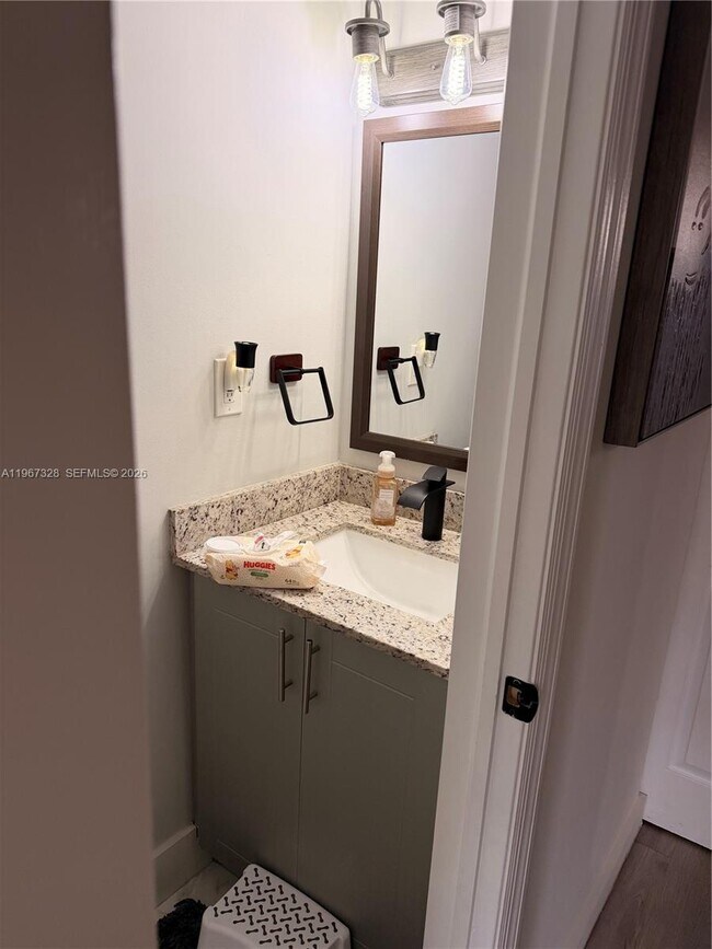 Building Photo - 1711 W 58th St