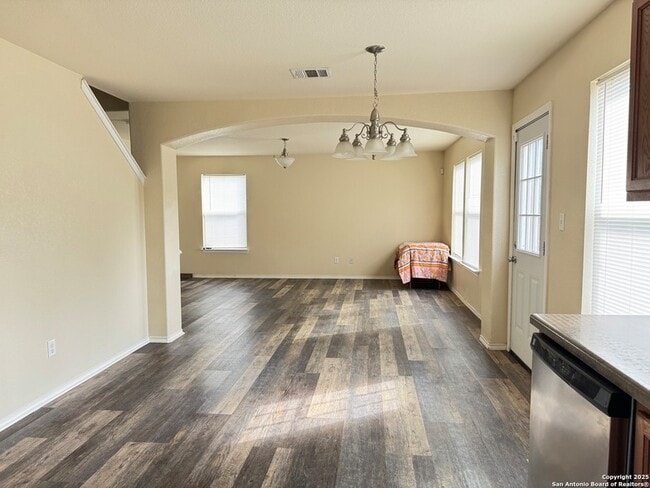 Building Photo - 5702 Canterbury Run