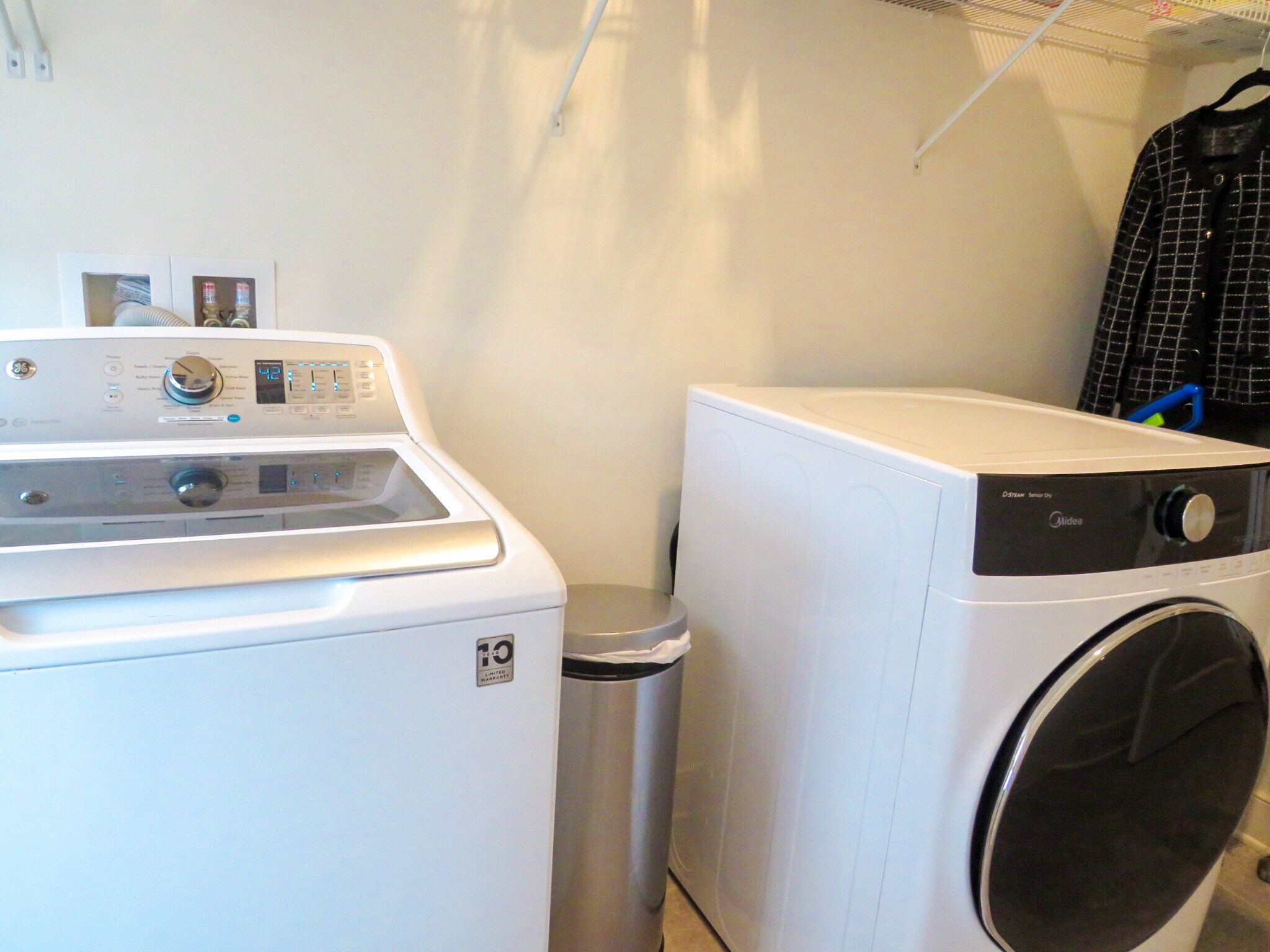 Building Photo - 24353 White Elm Pl