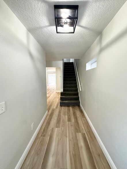 Building Photo - 804 E South St