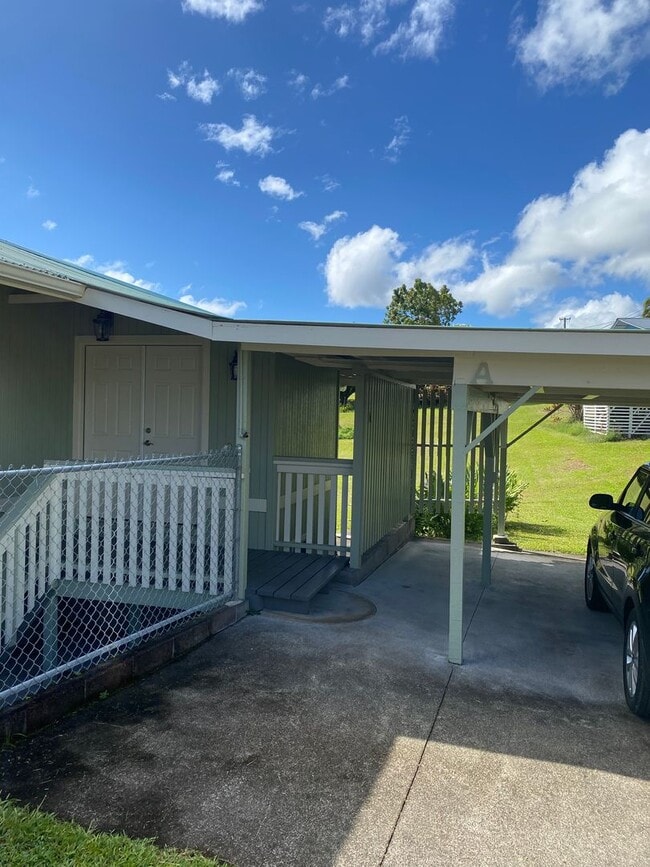 Building Photo - Charming 3BR/1BA Home minutes from Hilo on...