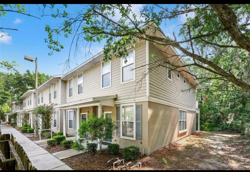 Building Photo - 851 NW 21st Ave