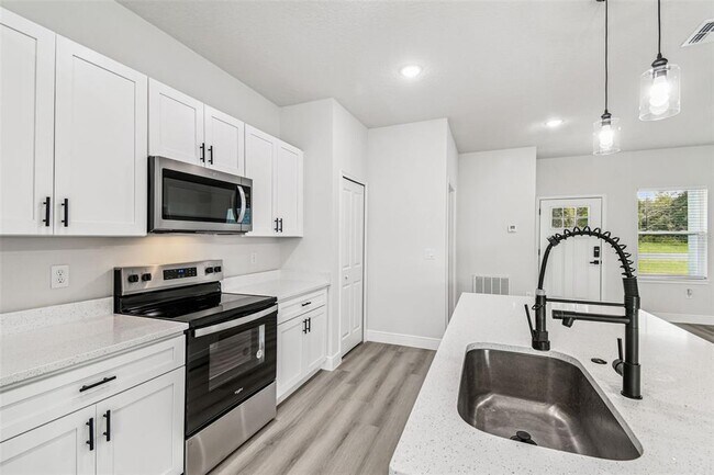 Building Photo - 13053 SW 36th Ct