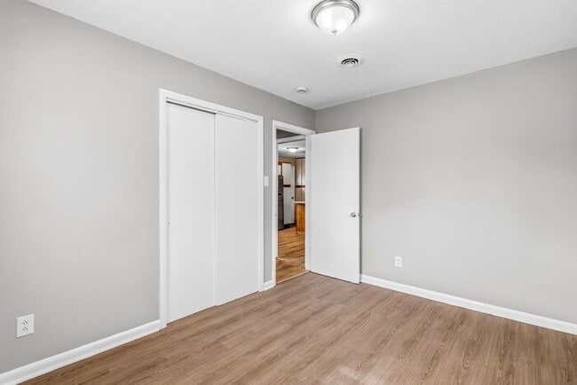 Building Photo - 4652 S Holden Rd