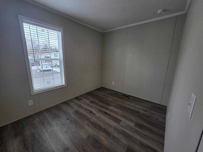 Building Photo - 4620 Hemlock Loop