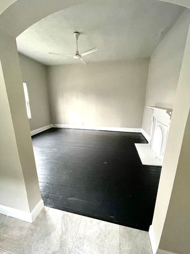 Building Photo - 1808 10th Ave N