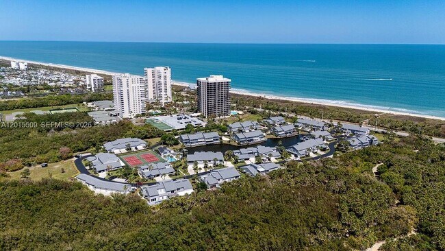 Building Photo - 4949 N Hwy A1A