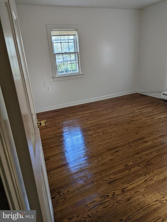 Building Photo - 24580 Linwood Farm Ln