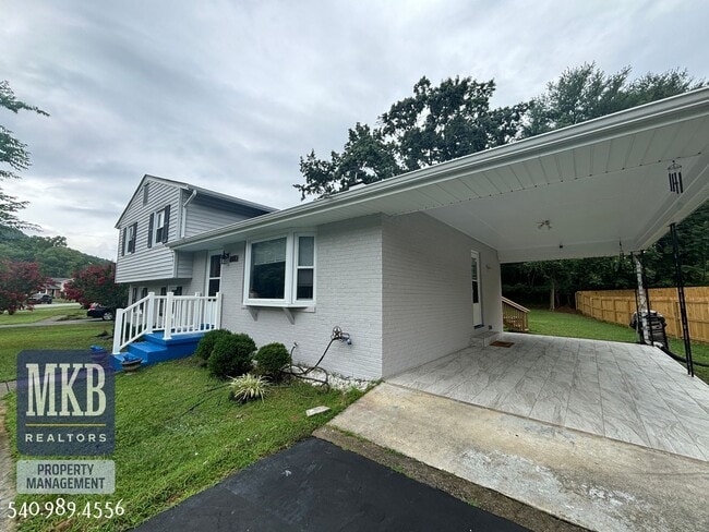 Building Photo - 3158 Galloway Dr