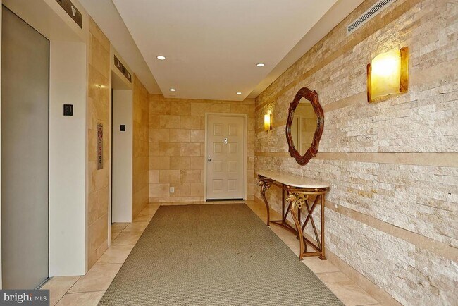 Building Photo - 8360 Greensboro Dr