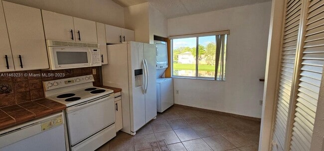 Building Photo - 6725 SW 130th Pl