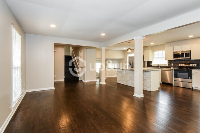 Building Photo - Fantastic 4bd/2.5ba home! Coming soon!