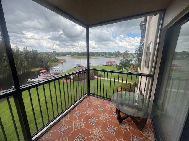 Building Photo - 121 Country Club Dr