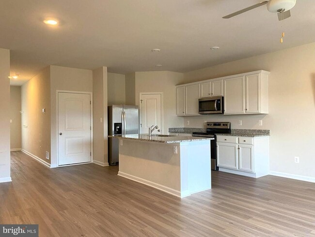 Building Photo - 94 Paddington St