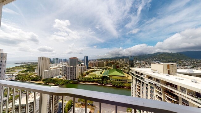 Building Photo - 1BD/1BA/1PRKG at the Villa on Eaton Square. Electricity included, stunning views!