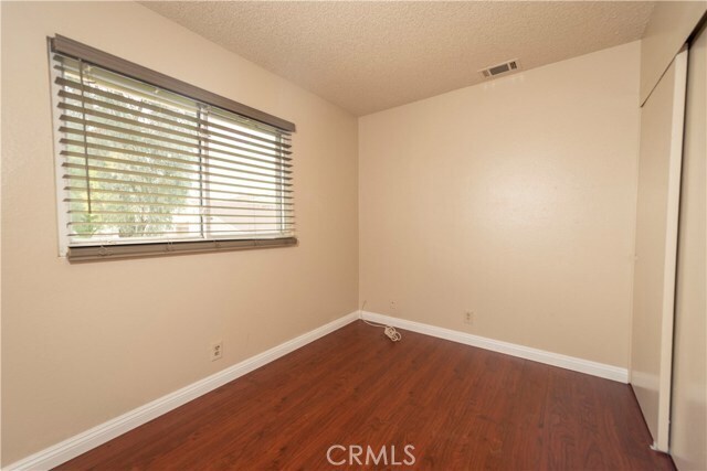 Building Photo - 1439 N Elderberry Ave
