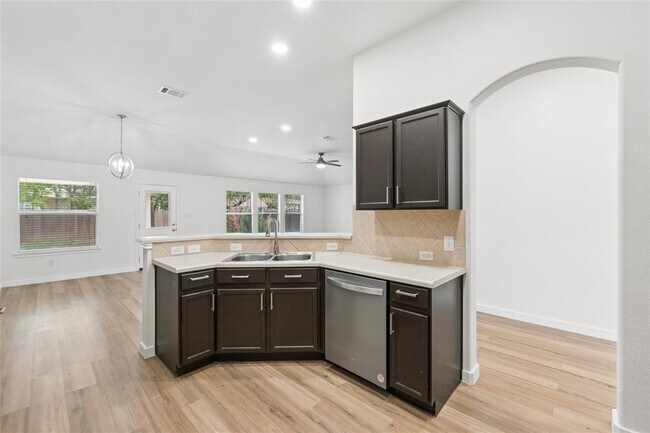 Building Photo - 1506 Cosmos Way