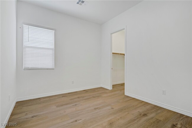 Building Photo - 12556 Heritage Hts Dr