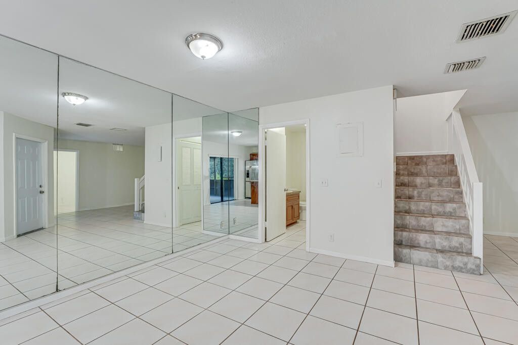 Building Photo - 4205 Turnberry Cir