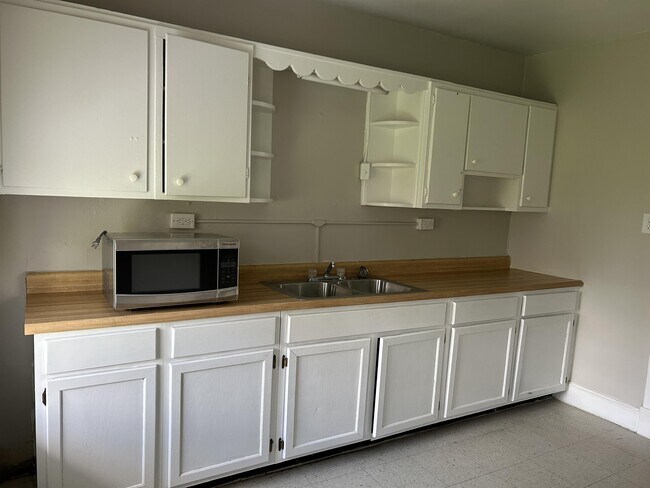 Building Photo - 224 East St