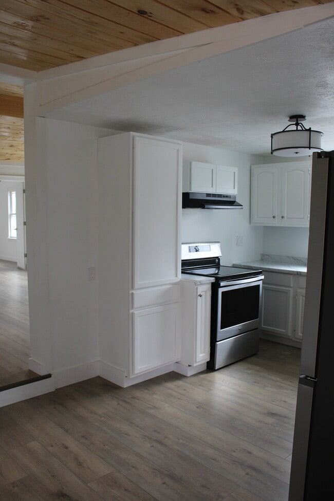 Building Photo - 842 Lloyd Ave