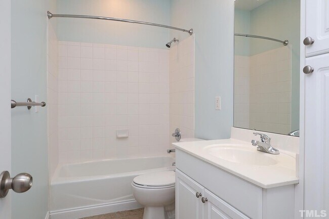 Building Photo - 643 Highpark Lane