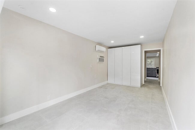 Building Photo - 828 Johnson St