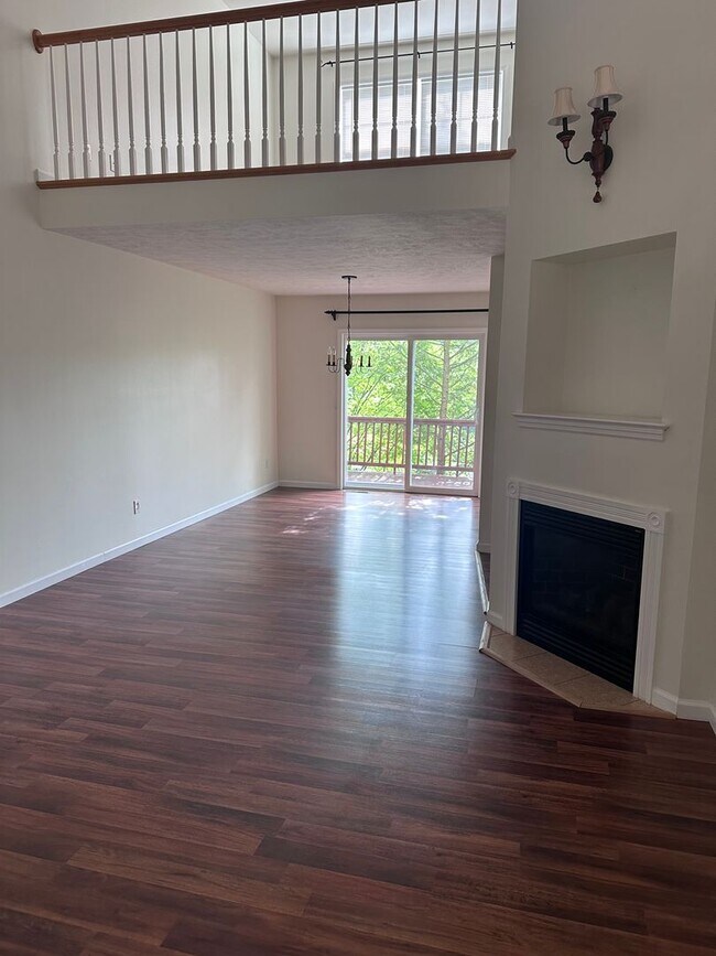 Building Photo - 202 Amblewood Way