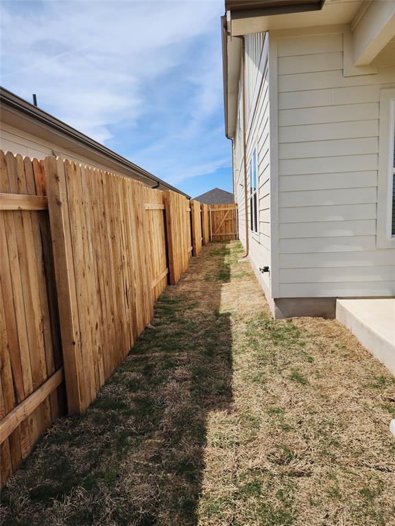 Building Photo - 120 Greenspire Ln