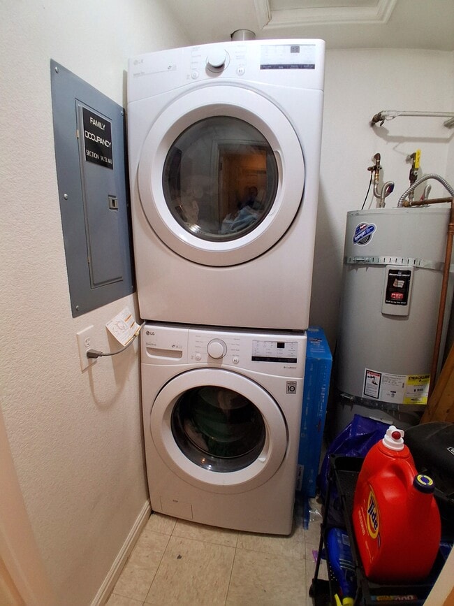 Building Photo - 146 W 1230 N St