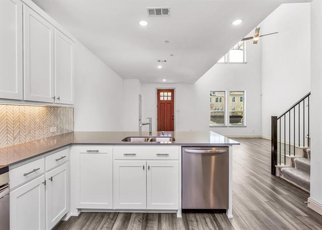 Building Photo - 8804 Samara St