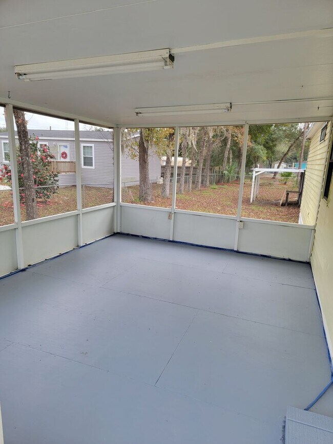 Building Photo - Adorable 3/2 in Homosassa!!