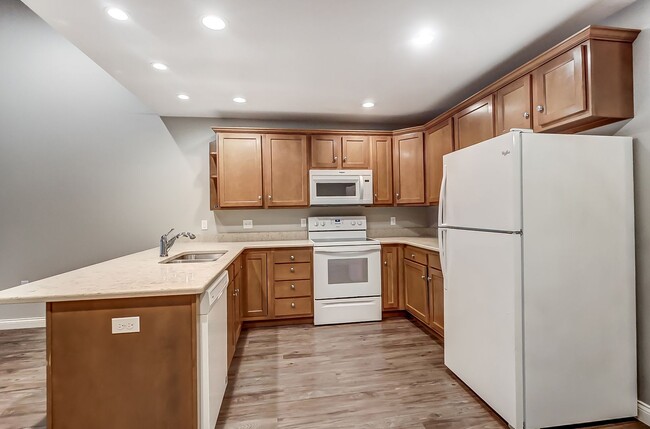 Building Photo - Victory Place Villas - 2 Bedroom, 2 Bathroom