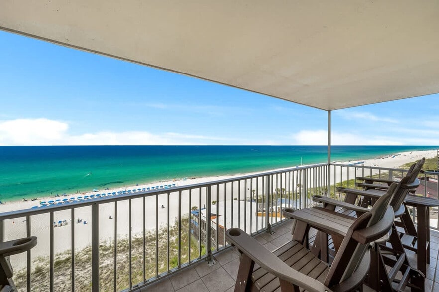 Building Photo - 8743 Thomas Dr